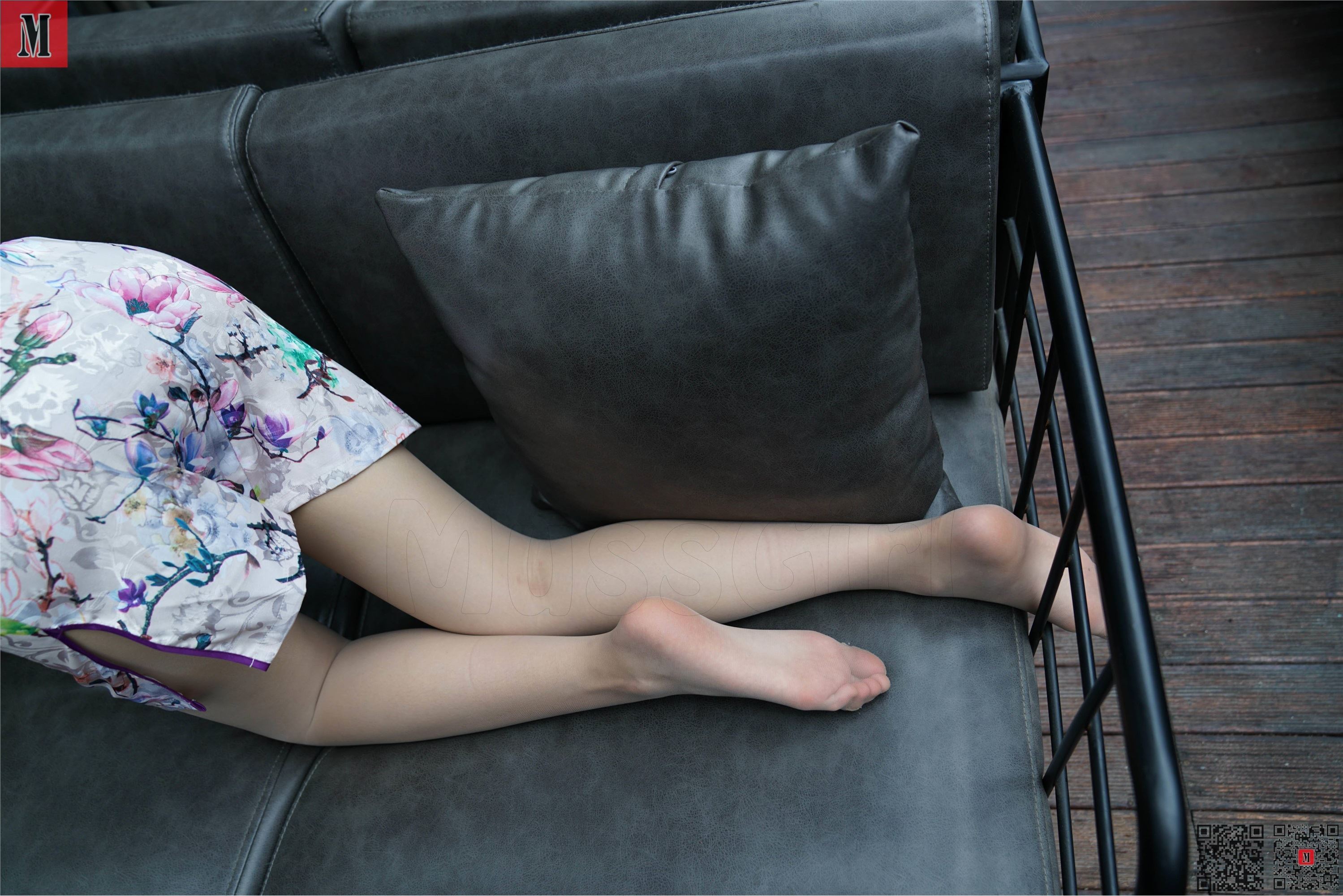 MussGirl慕丝女郎  NO.224 户外碎花旗袍肉丝